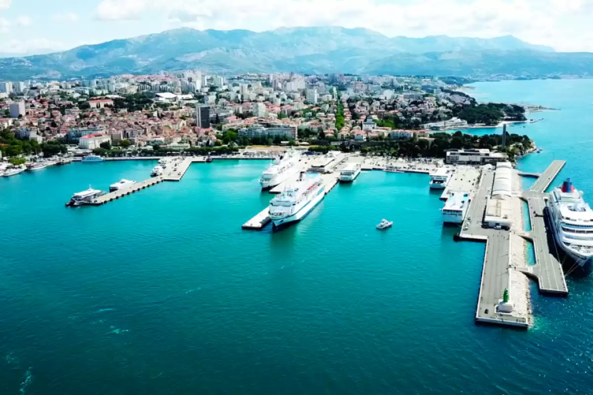 Split Ferry Port Transfers